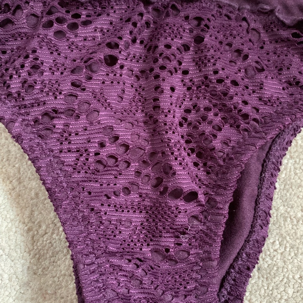 Lace bikini - Picture 2 of 5